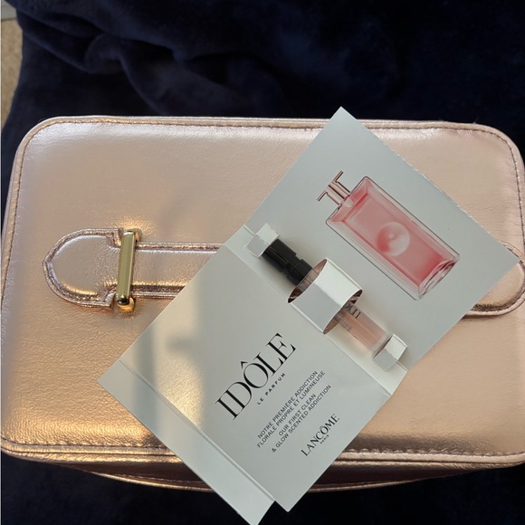 Gold Makeup Bag - Picture 6 of 6